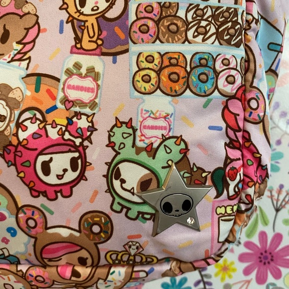 Tokidoki Donutellas Sweet Shop Be Light - Picture 3 of 4